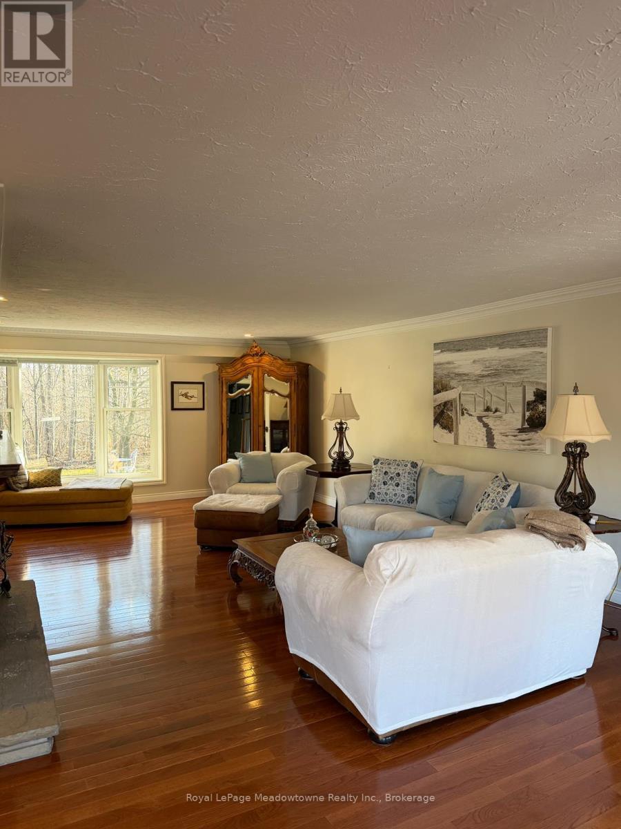 11302 Regional Rd 25, Halton Hills (Es Rural Esquesing), Ontario  L7J 2M1 - Photo 23 - W13790072