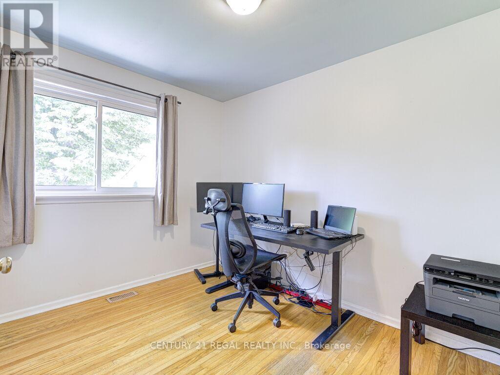 122 Longfield Road, Halton Hills (Ac Acton), Ontario  L7J 2K4 - Photo 14 - W13790106