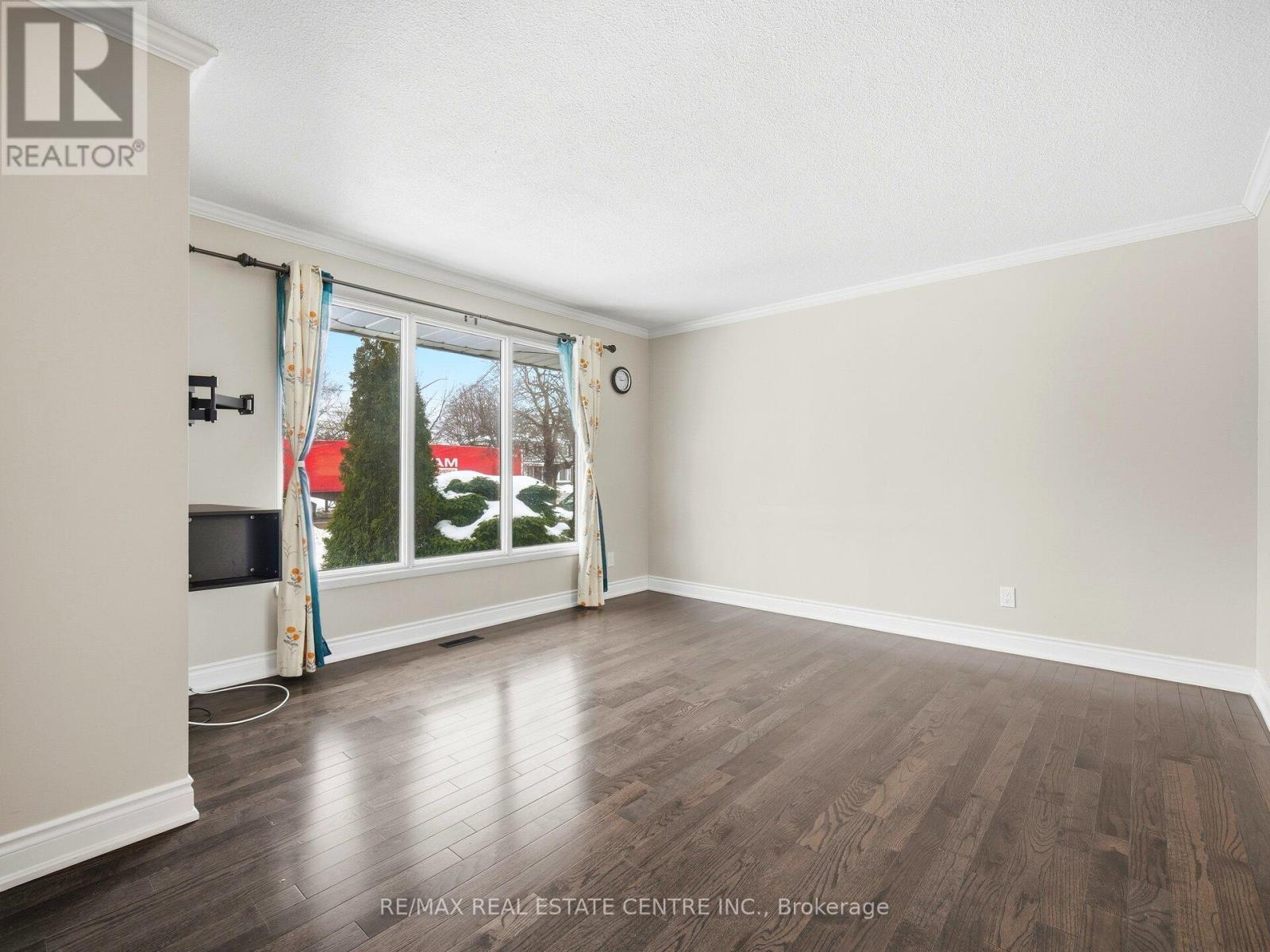 Upper Level - 112 Mountainview Road S, Halton Hills (Georgetown), Ontario  L7G 4K6 - Photo 10 - W13792346