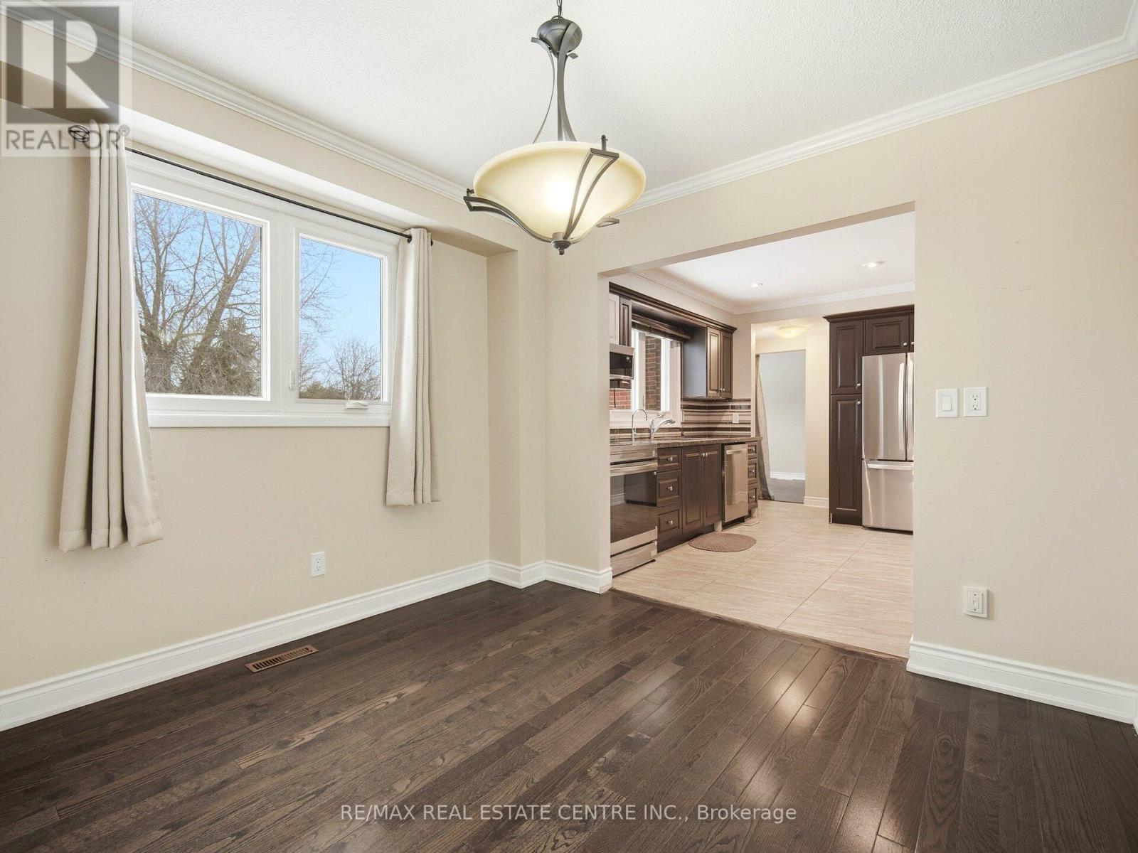 Upper Level - 112 Mountainview Road S, Halton Hills (Georgetown), Ontario  L7G 4K6 - Photo 16 - W13792346