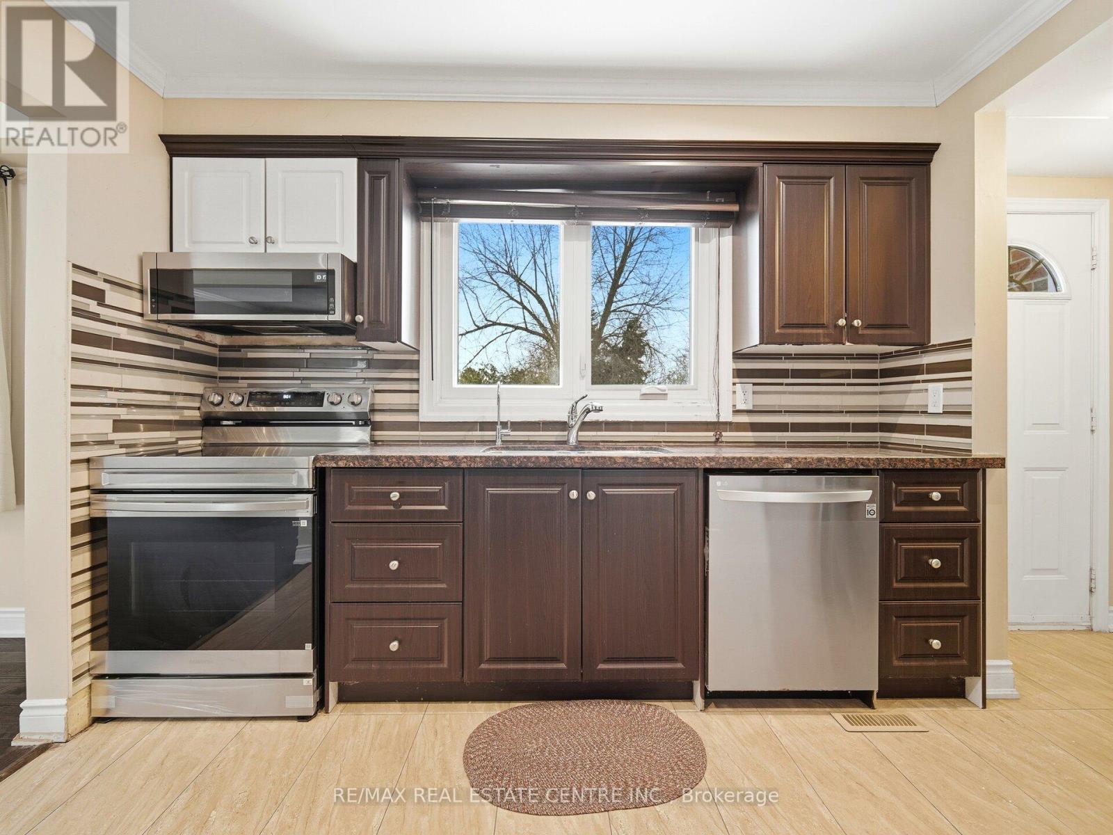 Upper Level - 112 Mountainview Road S, Halton Hills (Georgetown), Ontario  L7G 4K6 - Photo 18 - W13792346