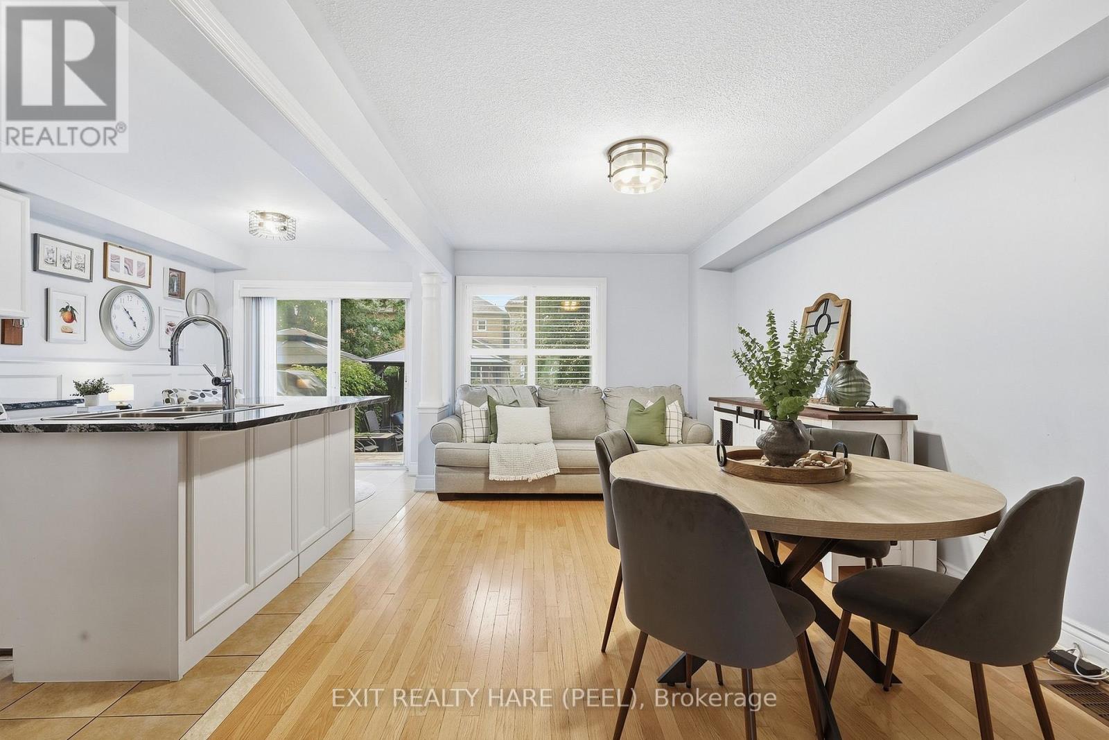 24 Snowberry Crescent, Halton Hills (Georgetown), Ontario  L7G 6M4 - Photo 4 - W13796470