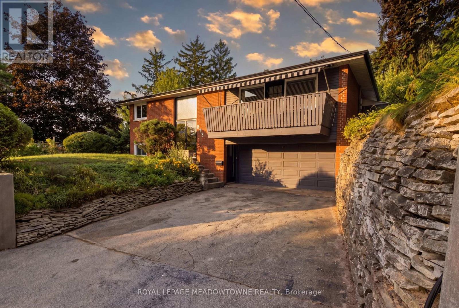 273 Maple Avenue, Halton Hills (Georgetown), Ontario  L7G 1W6 - Photo 3 - W13797890