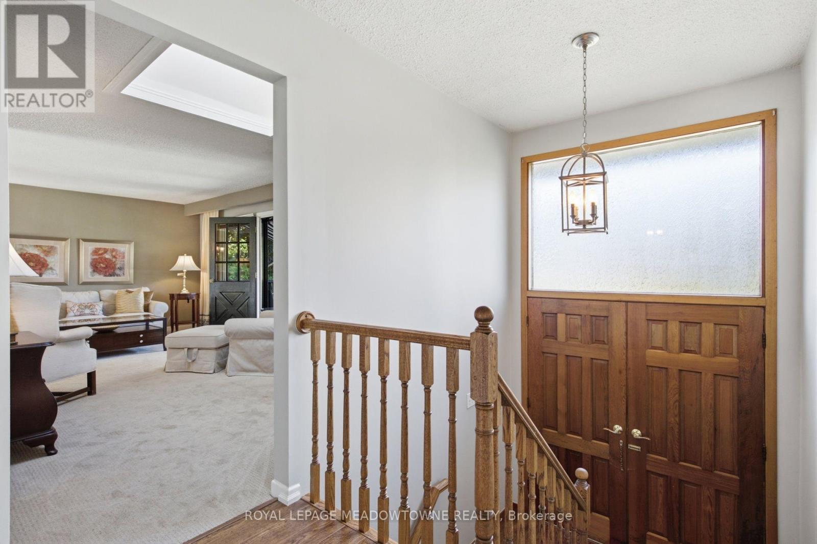 273 Maple Avenue, Halton Hills (Georgetown), Ontario  L7G 1W6 - Photo 5 - W13797890