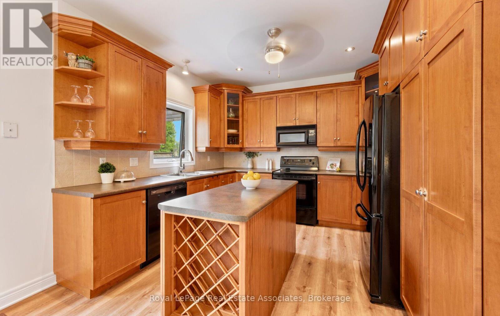 17 Nelles Street, Halton Hills (Ac Acton), Ontario  L7J 2Y7 - Photo 23 - W13797958