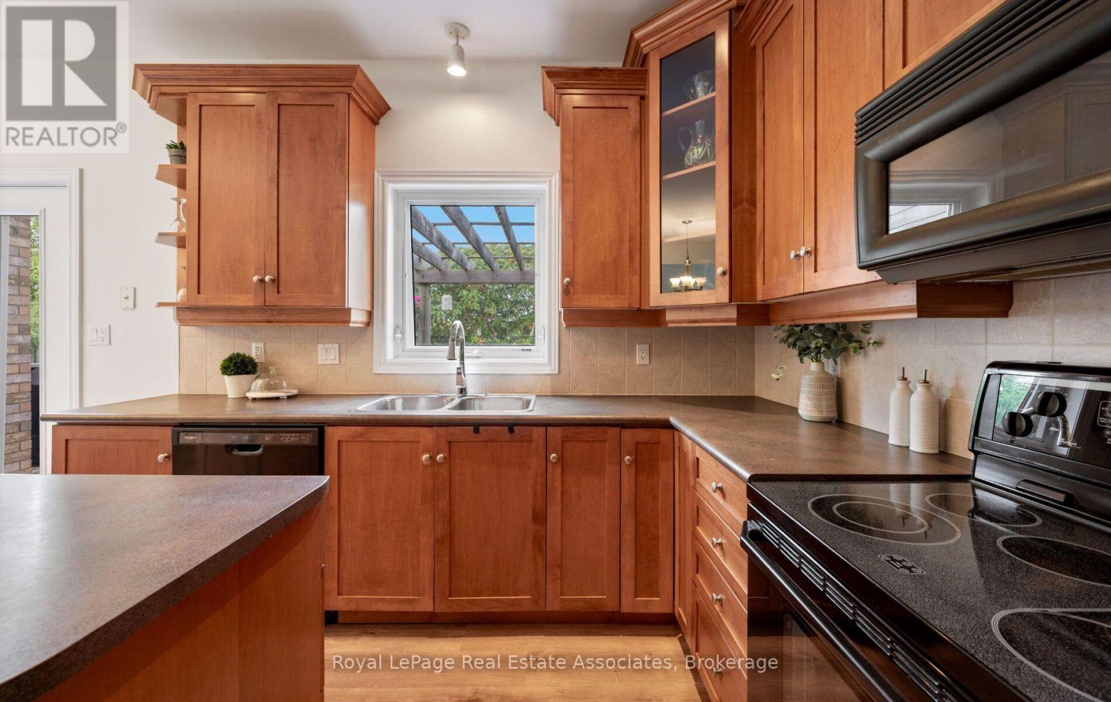 17 Nelles Street, Halton Hills (Ac Acton), Ontario  L7J 2Y7 - Photo 24 - W13797958