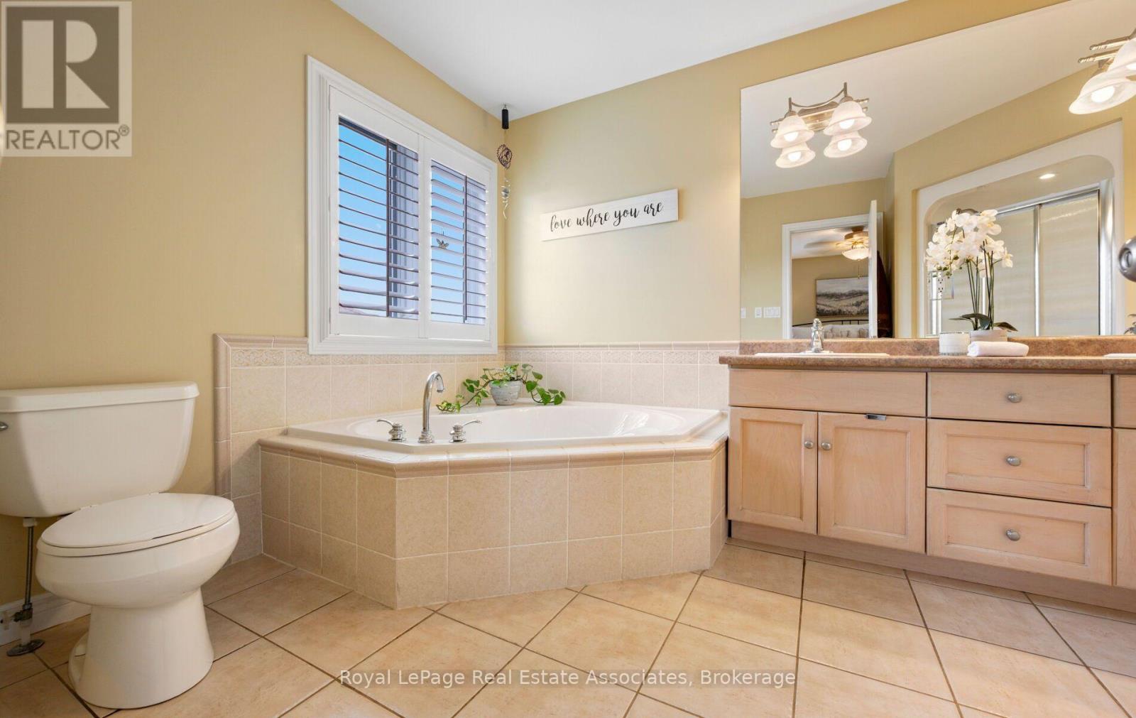 17 Nelles Street, Halton Hills (Ac Acton), Ontario  L7J 2Y7 - Photo 32 - W13797958