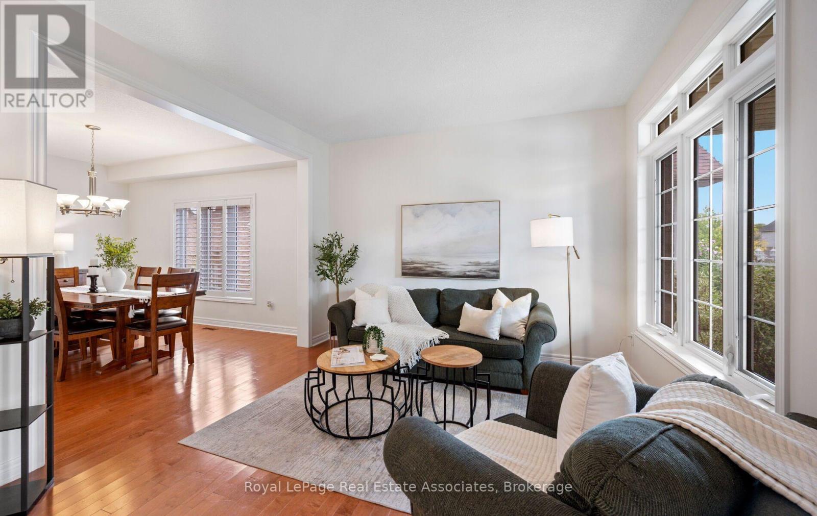 17 Nelles Street, Halton Hills (Ac Acton), Ontario  L7J 2Y7 - Photo 6 - W13797958