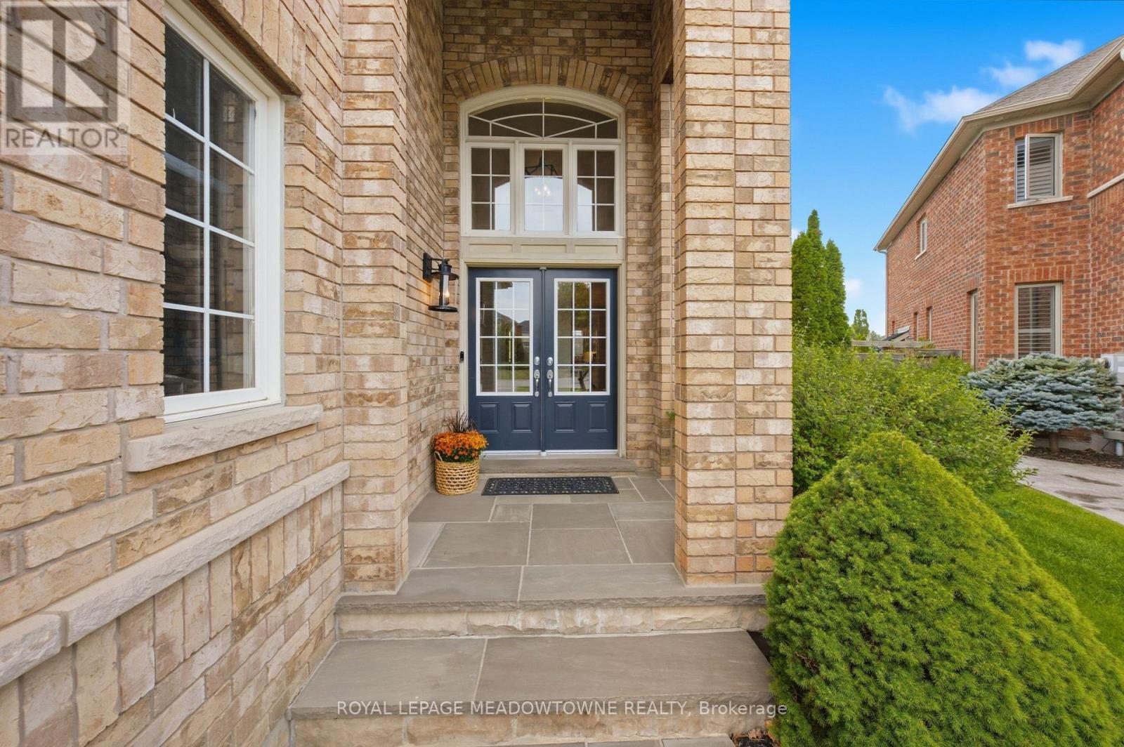 20 Orchid Avenue, Halton Hills (Georgetown), Ontario  L7G 6L7 - Photo 5 - W13798846