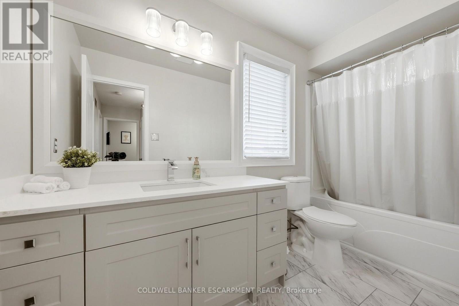 23 Lasby Lane, Halton Hills (Ac Acton), Ontario  L7J 2W9 - Photo 30 - W13800416