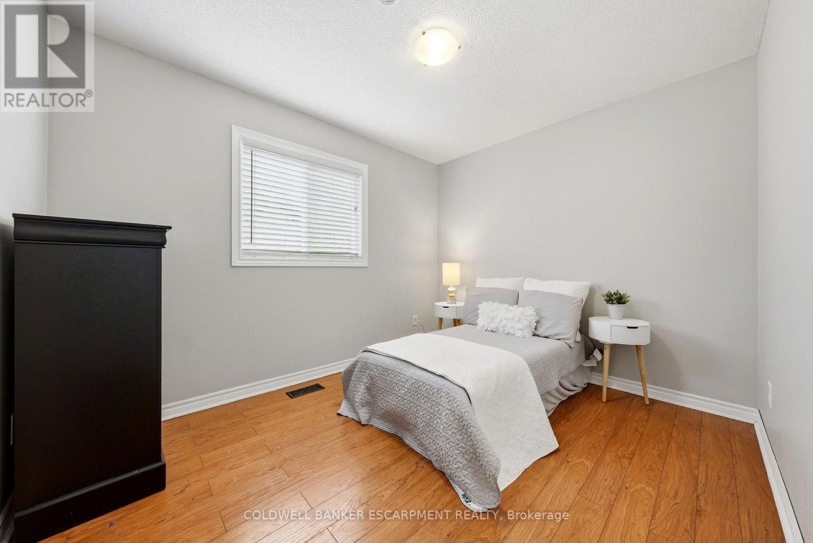 23 Lasby Lane, Halton Hills (Ac Acton), Ontario  L7J 2W9 - Photo 33 - W13800416