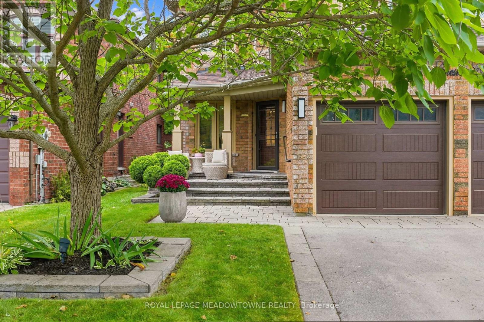 46 Chester Crescent, Halton Hills (Georgetown), Ontario  L7G 5W5 - Photo 3 - W13801620