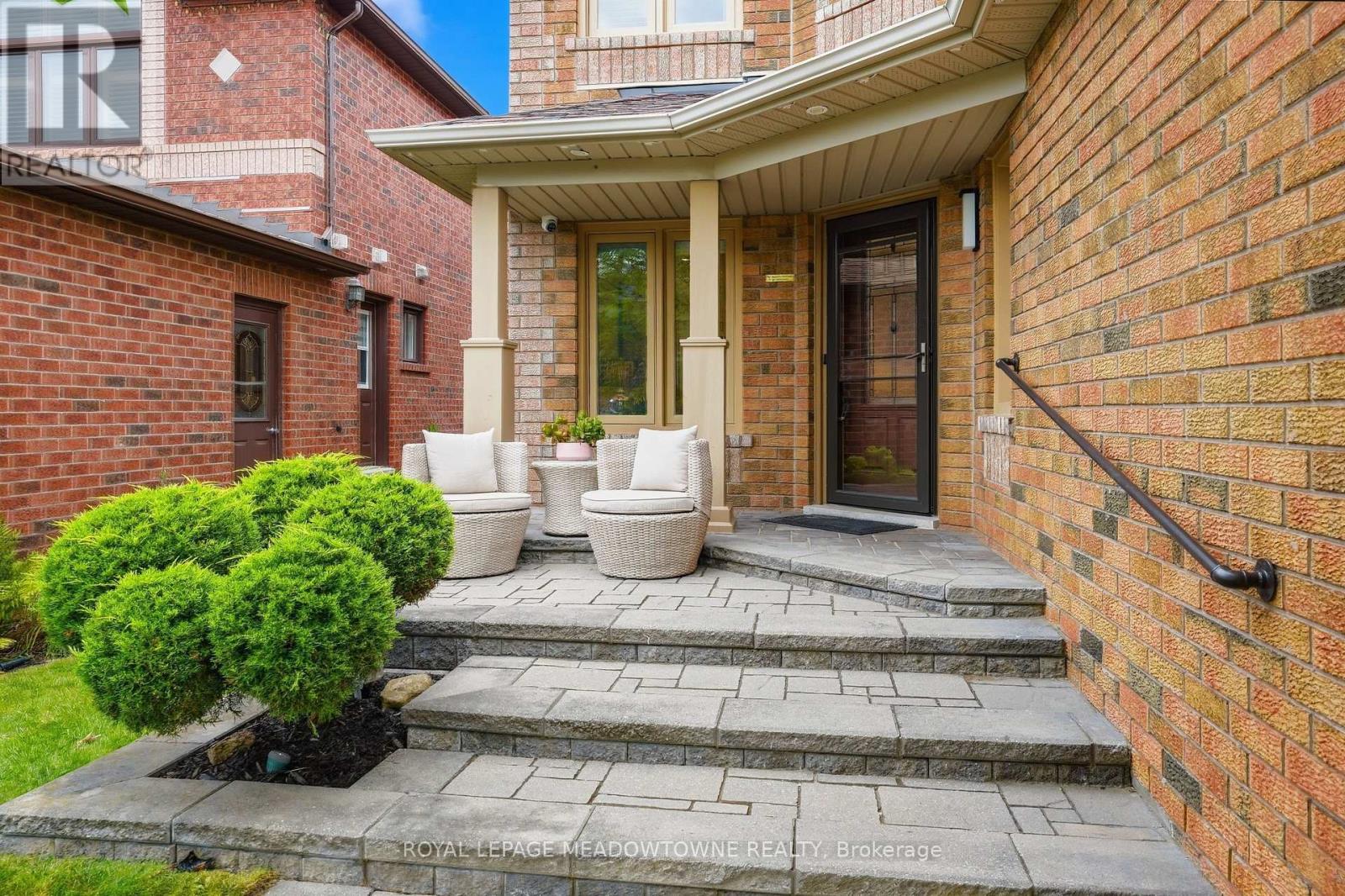 46 Chester Crescent, Halton Hills (Georgetown), Ontario  L7G 5W5 - Photo 4 - W13801620