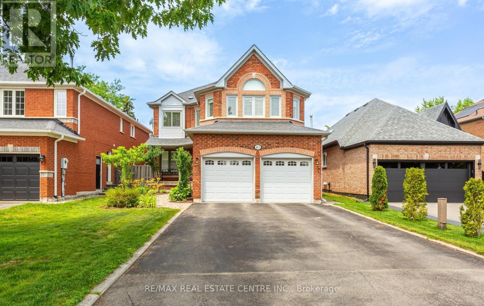 40 Hepburn Crescent N, Halton Hills (Georgetown), Ontario  L7G 5P8 - Photo 2 - W13801674