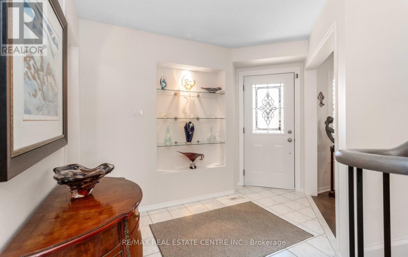 40 Hepburn Crescent N, Halton Hills (Georgetown), Ontario  L7G 5P8 - Photo 4 - W13801674