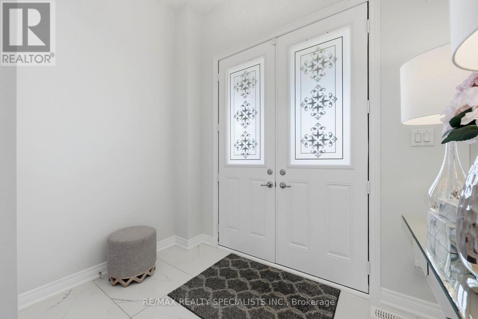 9 Calico Court, Halton Hills (Georgetown), Ontario  L7G 0M1 - Photo 5 - W13801766