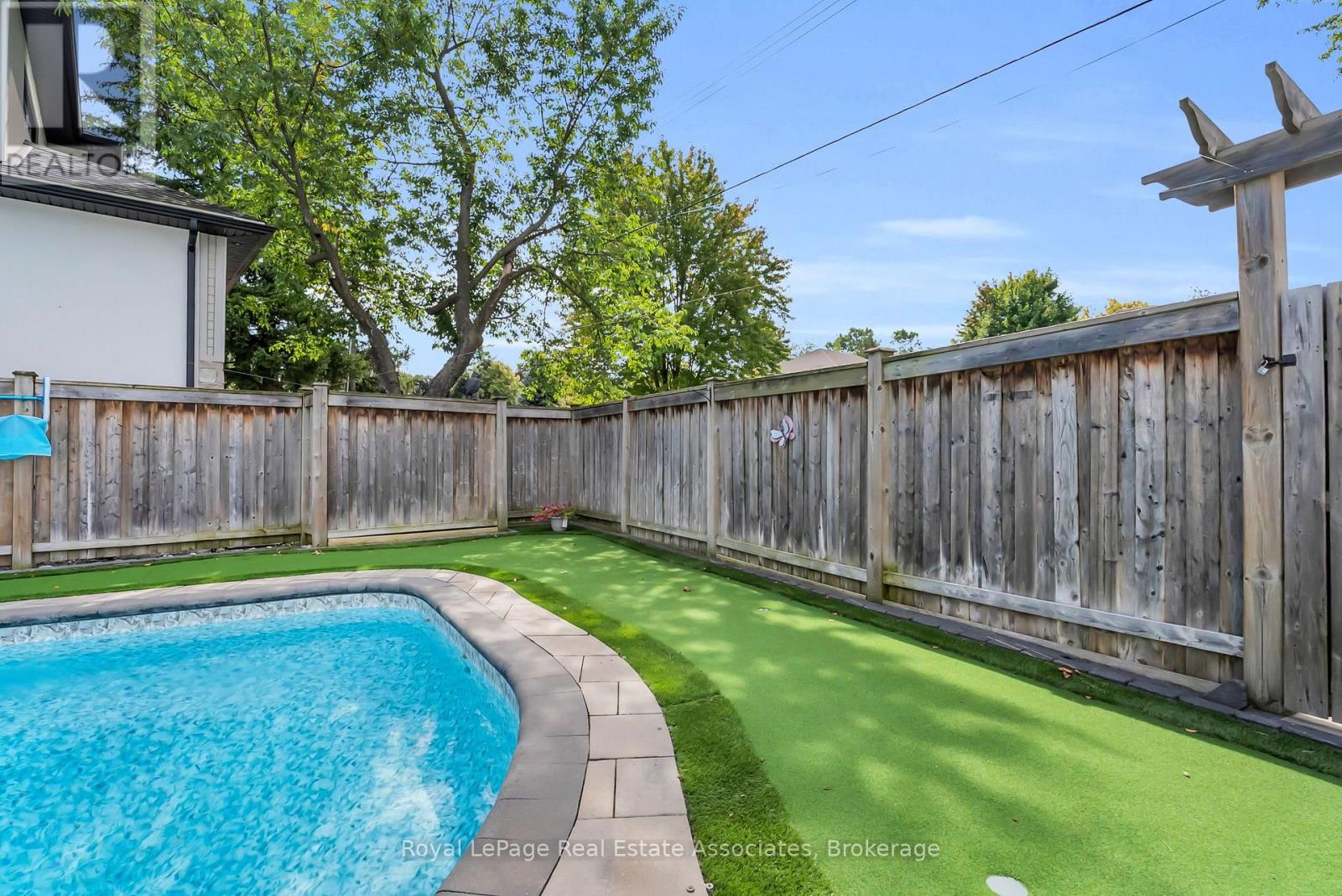 11 Churchill Crescent, Halton Hills (Georgetown), Ontario  L7G 2M8 - Photo 37 - W13802276