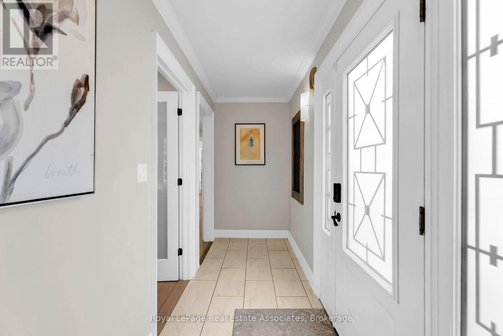 11 Churchill Crescent, Halton Hills (Georgetown), Ontario  L7G 2M8 - Photo 6 - W13802276