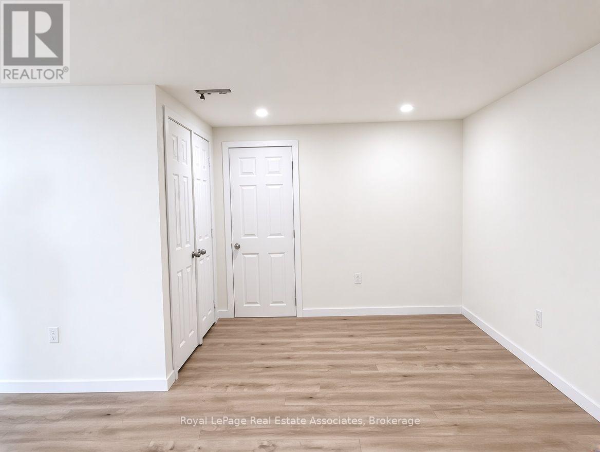 10 Elizabeth Street, Halton Hills (Georgetown), Ontario  L7G 3K2 - Photo 6 - W13802616