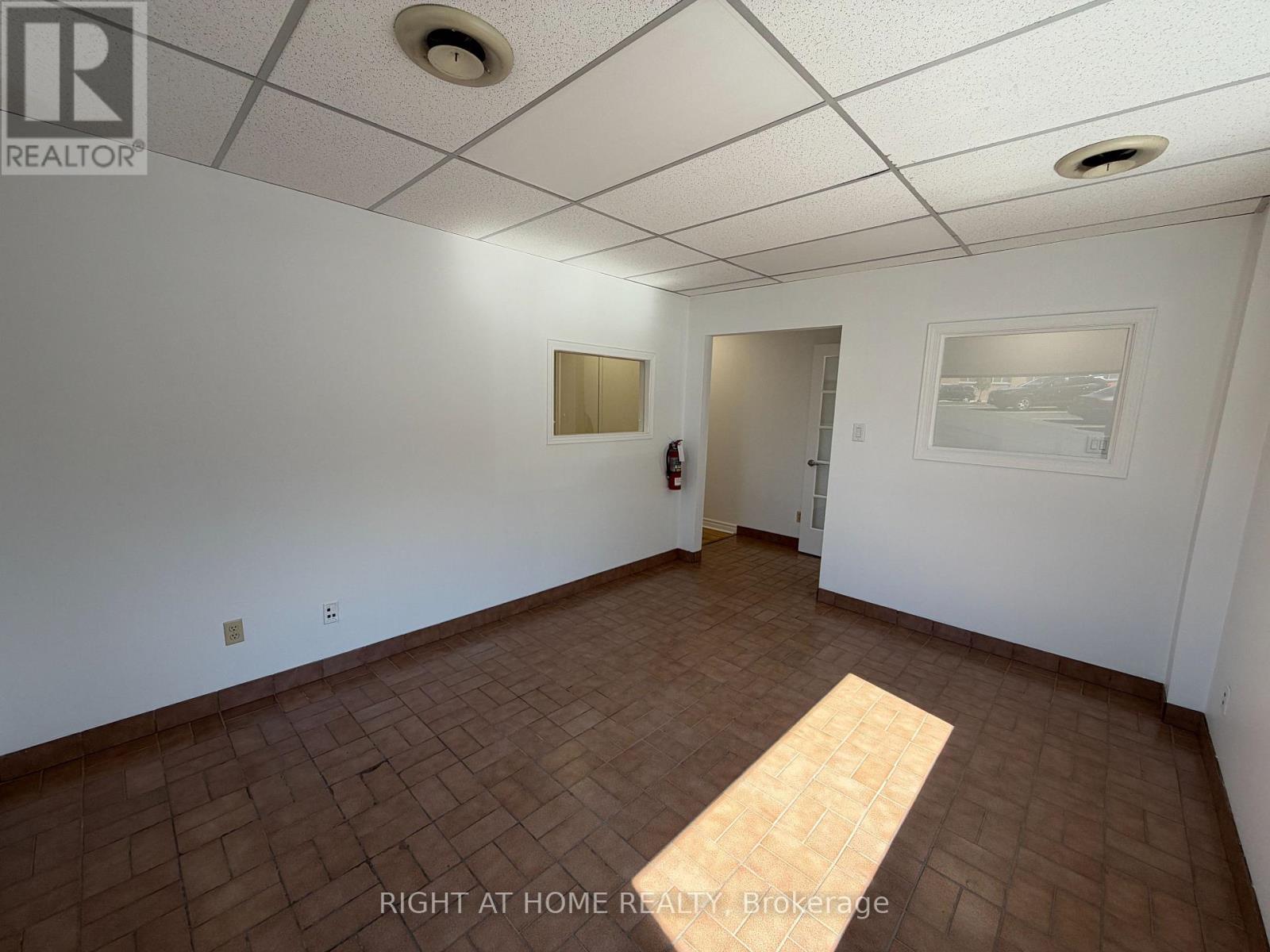 5 - 116 Guelph Street, Halton Hills (Georgetown), Ontario  L7G 4A3 - Photo 4 - W13805618