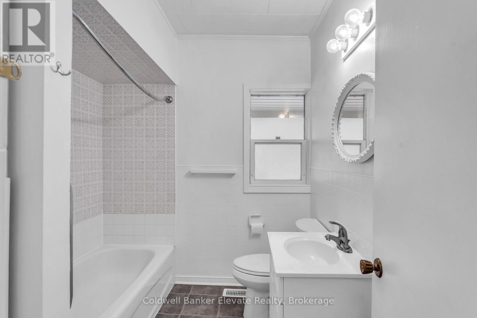 127 Main Street S, Halton Hills (Georgetown), Ontario  L7G 3E5 - Photo 13 - W13809686