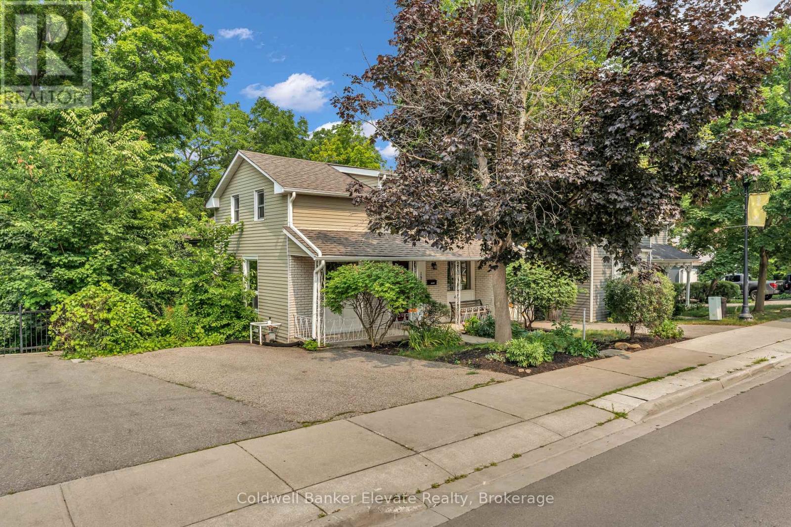 127 Main Street S, Halton Hills (Georgetown), Ontario  L7G 3E5 - Photo 2 - W13809686