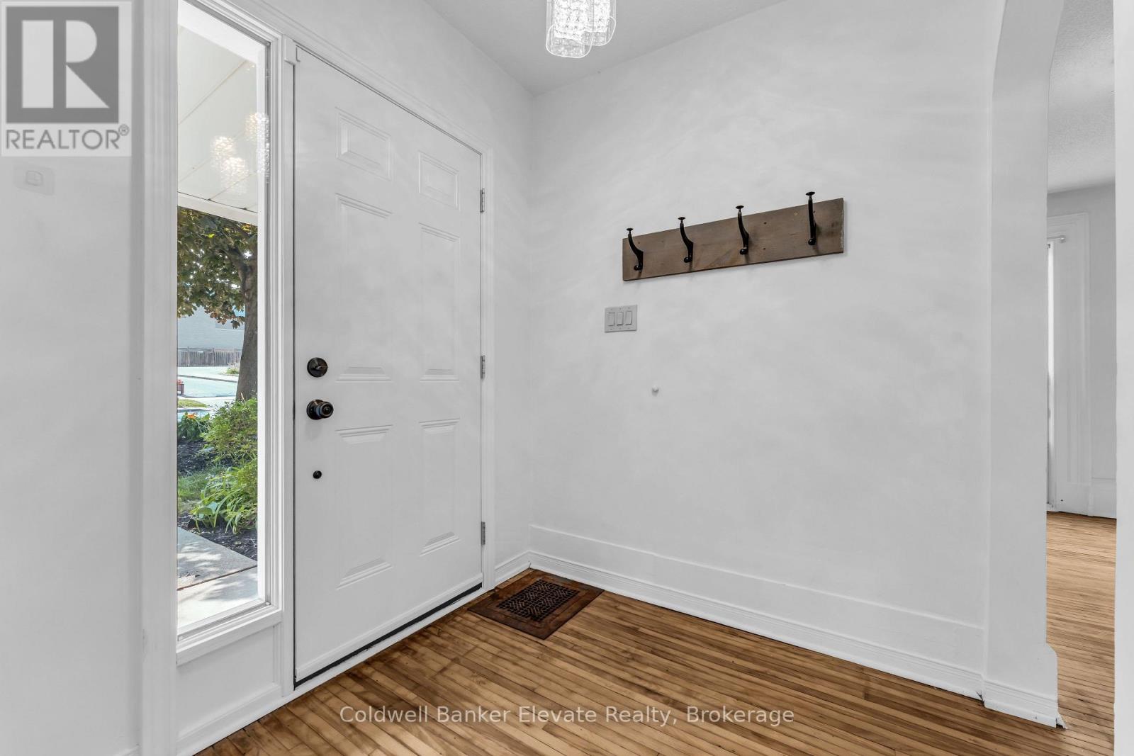 127 Main Street S, Halton Hills (Georgetown), Ontario  L7G 3E5 - Photo 5 - W13809686