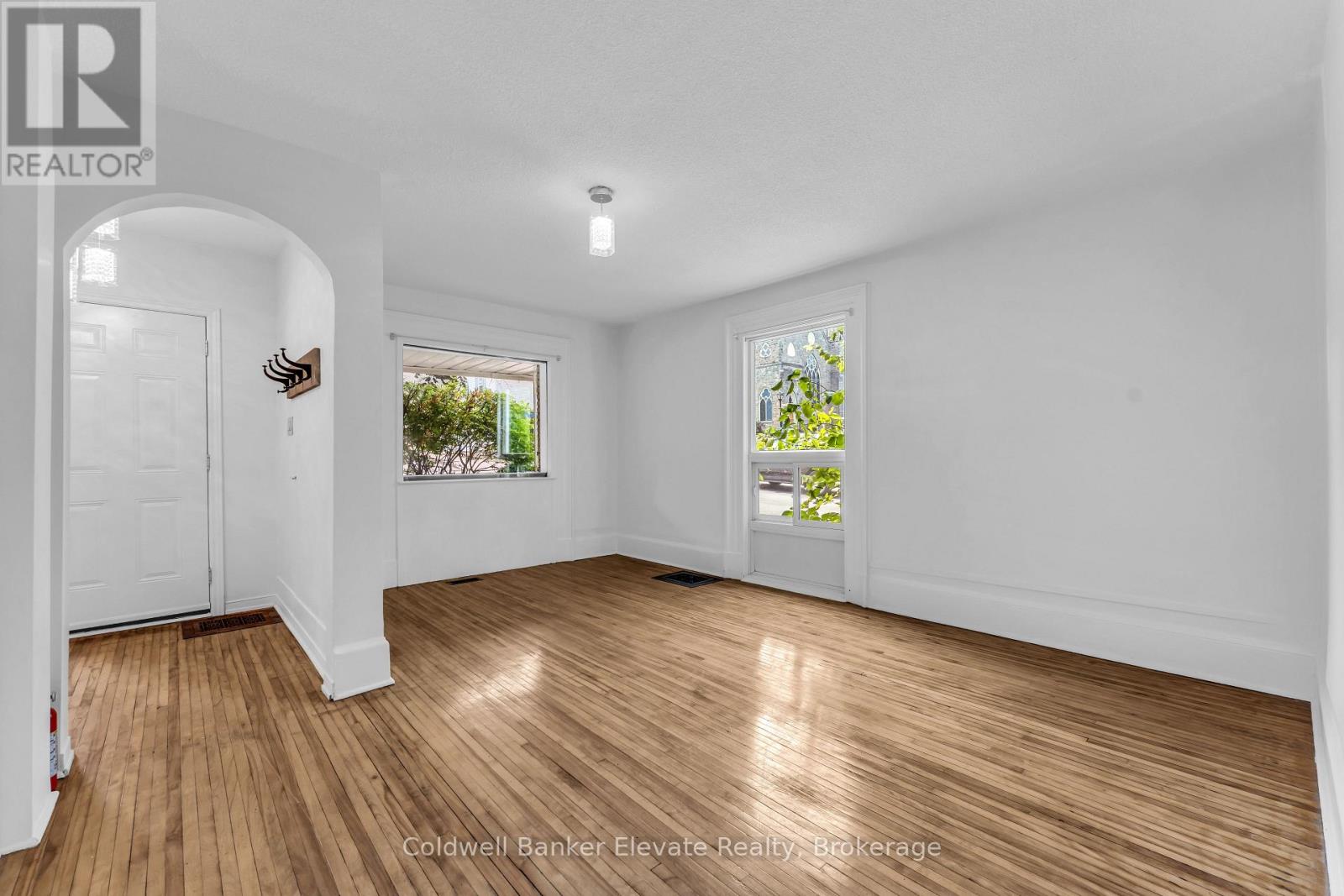 127 Main Street S, Halton Hills (Georgetown), Ontario  L7G 3E5 - Photo 6 - W13809686