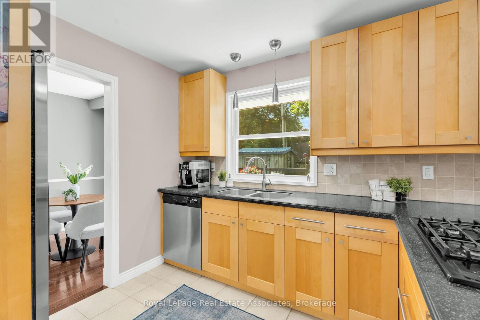 233 Elmore Drive, Halton Hills (Ac Acton), Ontario  L7J 1T8 - Photo 16 - W13809700