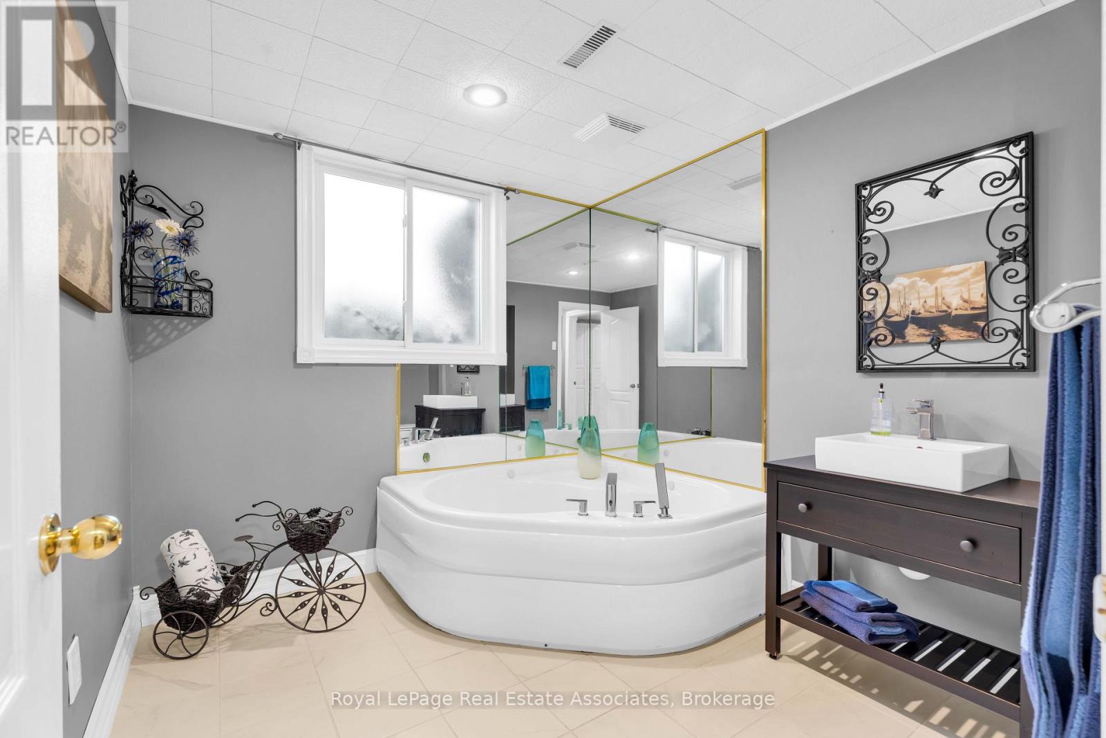 233 Elmore Drive, Halton Hills (Ac Acton), Ontario  L7J 1T8 - Photo 26 - W13809700
