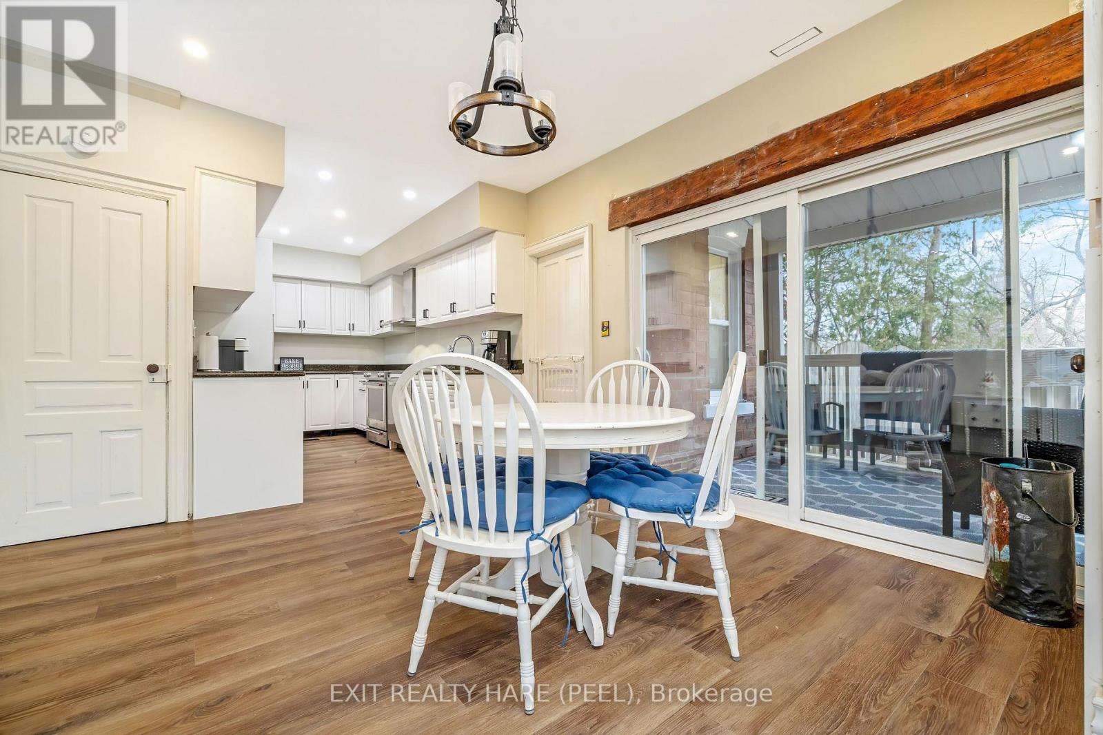 31 Brock Street, Halton Hills (Ac Acton), Ontario  L7J 1N3 - Photo 5 - W13811480