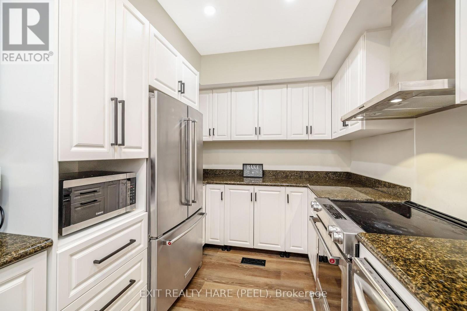 31 Brock Street, Halton Hills (Ac Acton), Ontario  L7J 1N3 - Photo 9 - W13811480