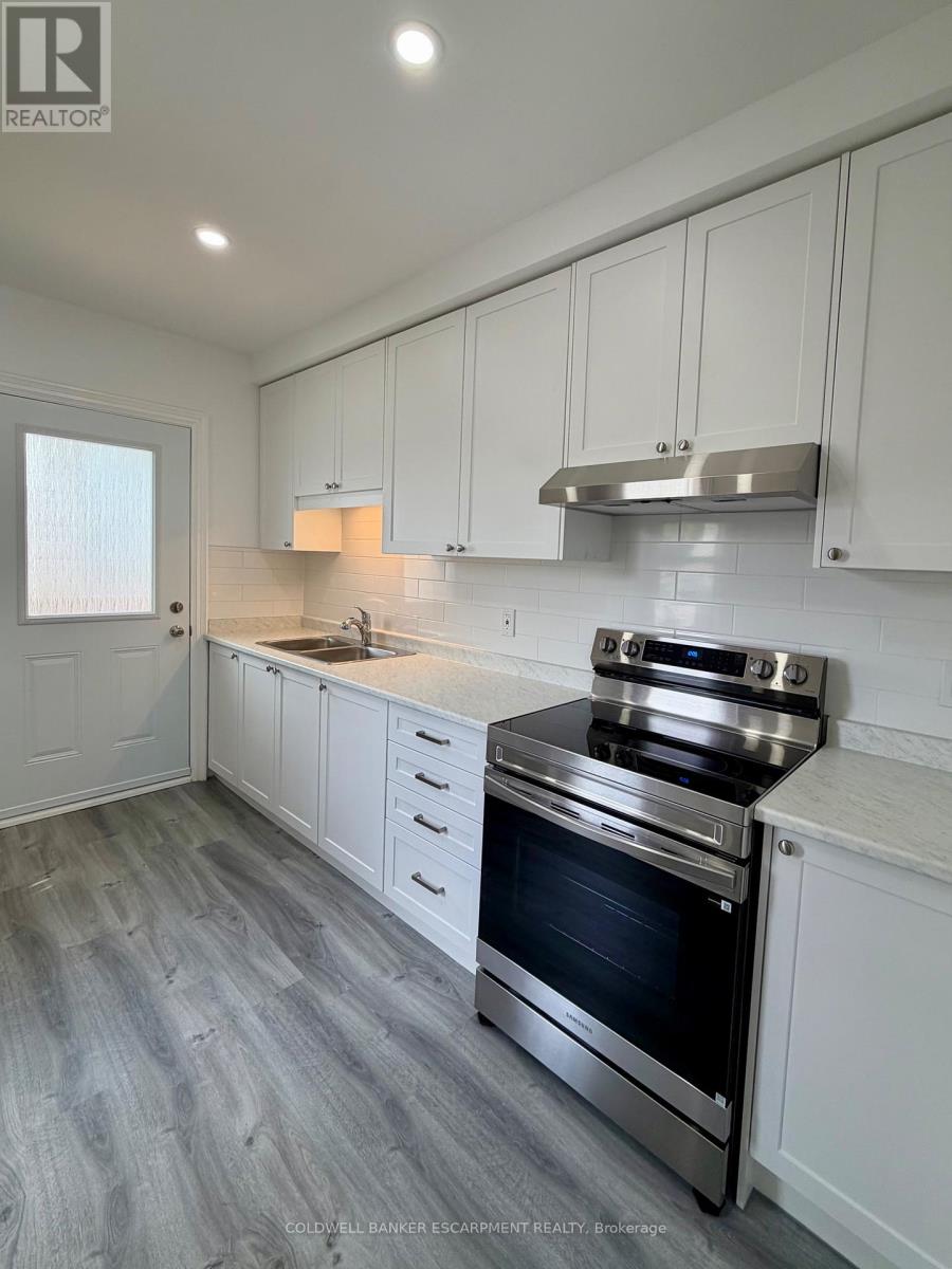 Apartment A - 5 Mill Street, Halton Hills (Ac Acton), Ontario  L7J 1G8 - Photo 1 - W13812068