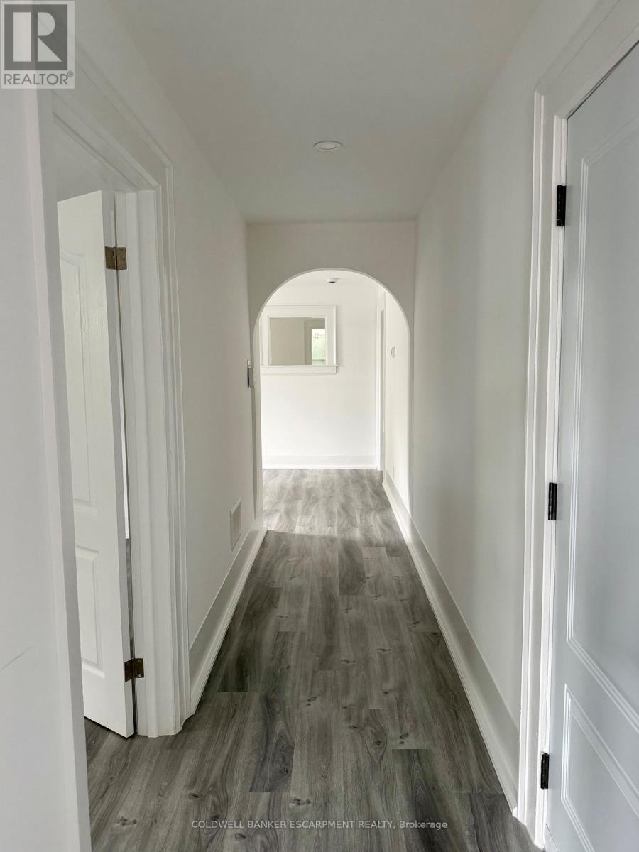 Apartment A - 5 Mill Street, Halton Hills (Ac Acton), Ontario  L7J 1G8 - Photo 3 - W13812068