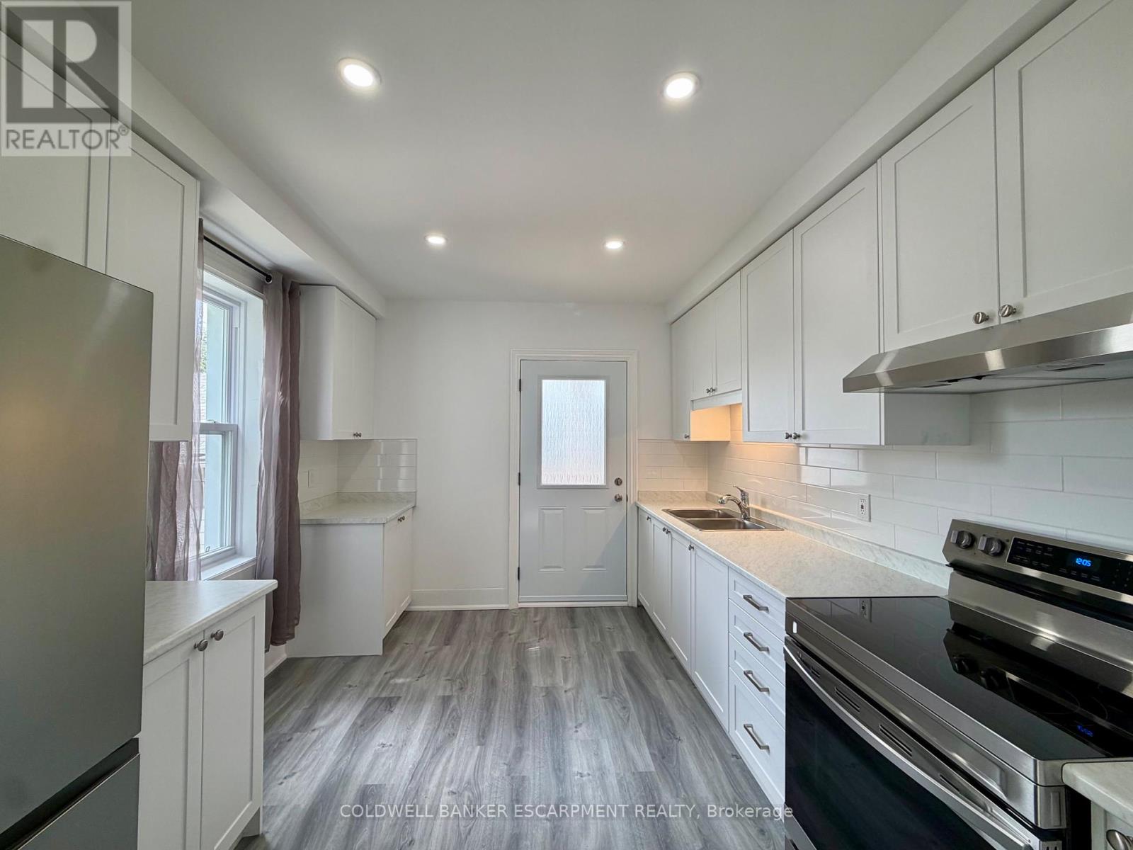 Apartment A - 5 Mill Street, Halton Hills (Ac Acton), Ontario  L7J 1G8 - Photo 4 - W13812068
