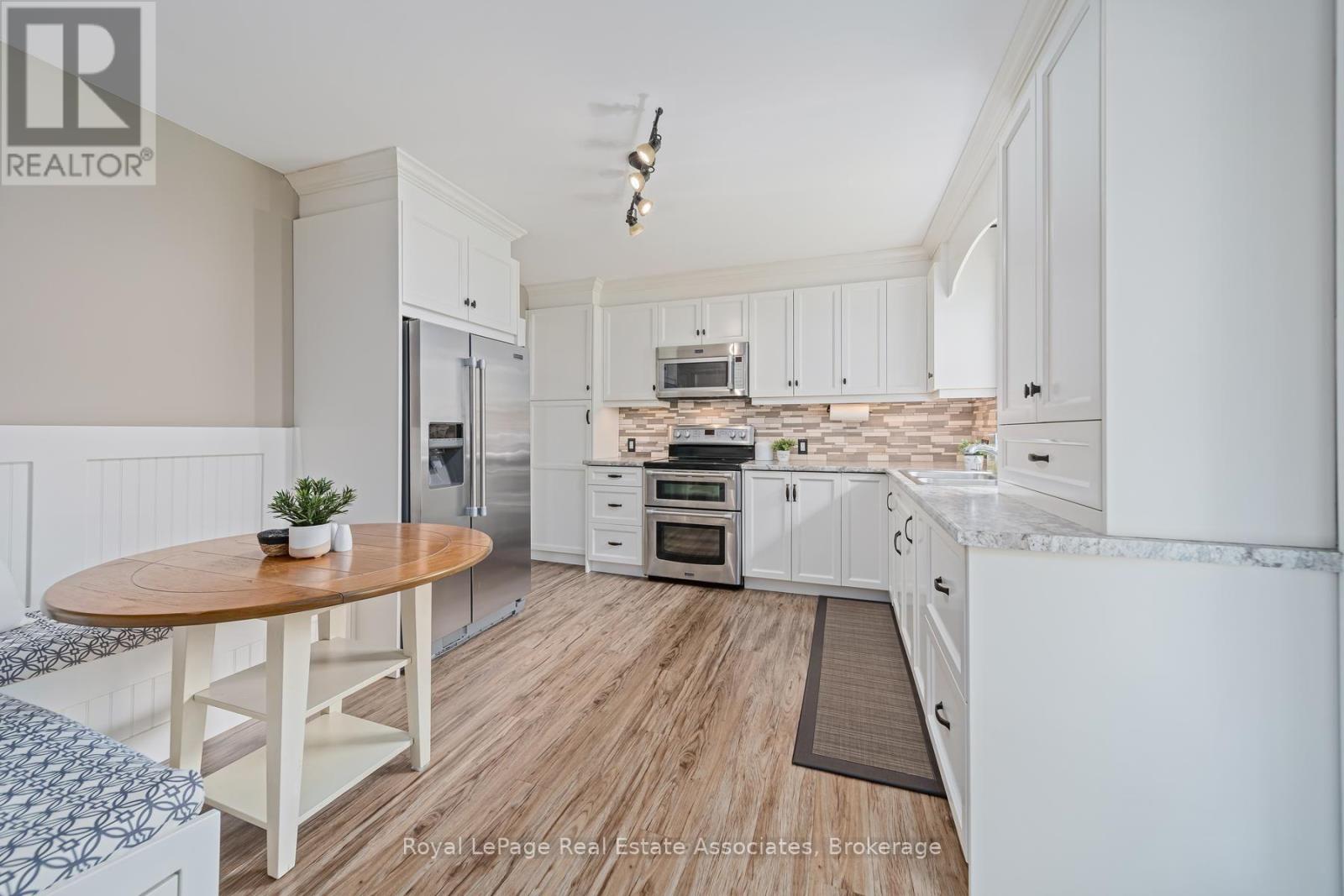 132 Elmore Drive, Halton Hills (Ac Acton), Ontario  L7J 1T2 - Photo 13 - W13818338