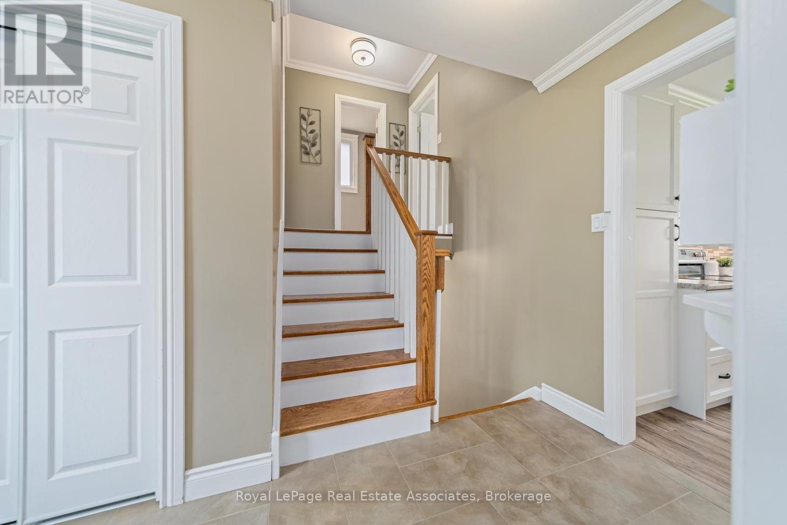 132 Elmore Drive, Halton Hills (Ac Acton), Ontario  L7J 1T2 - Photo 17 - W13818338