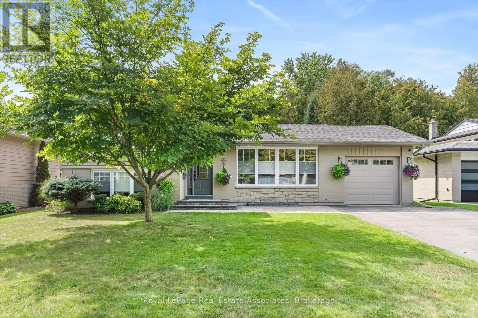 132 Elmore Drive, Halton Hills (Ac Acton), Ontario  L7J 1T2 - Photo 2 - W13818338