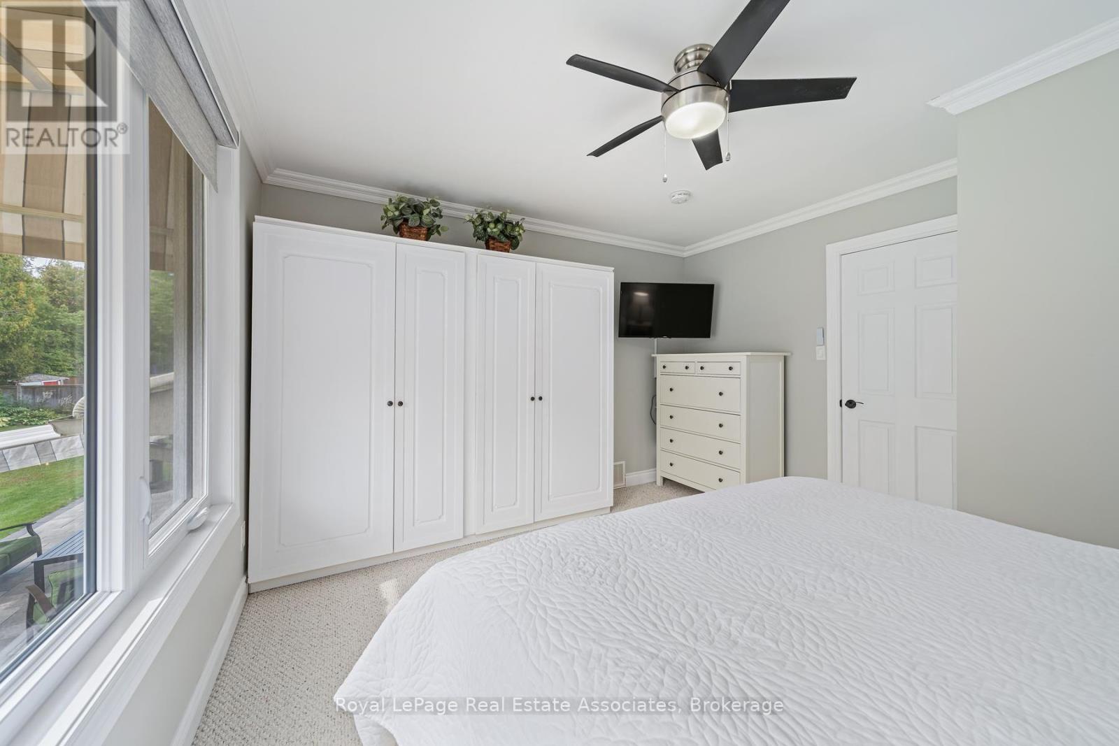 132 Elmore Drive, Halton Hills (Ac Acton), Ontario  L7J 1T2 - Photo 20 - W13818338