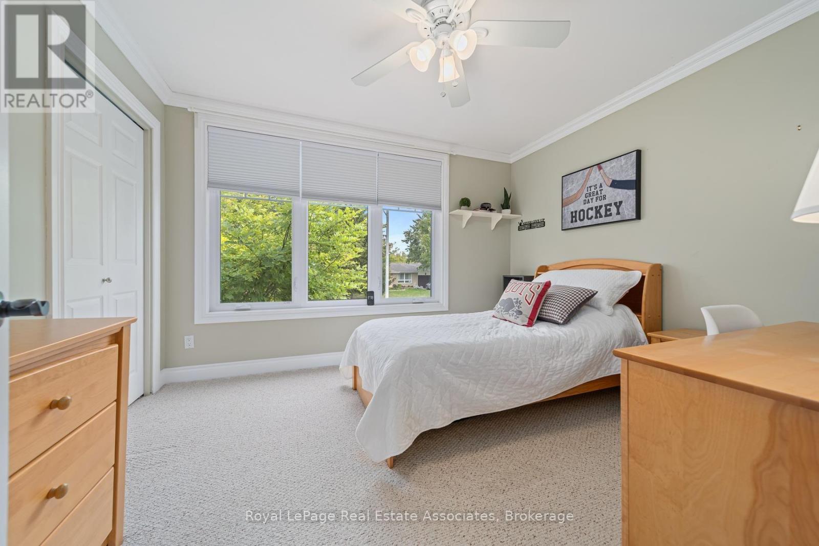 132 Elmore Drive, Halton Hills (Ac Acton), Ontario  L7J 1T2 - Photo 21 - W13818338