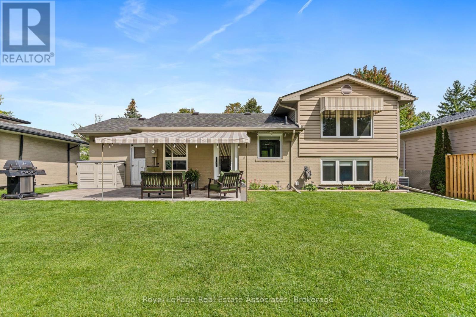 132 Elmore Drive, Halton Hills (Ac Acton), Ontario  L7J 1T2 - Photo 33 - W13818338