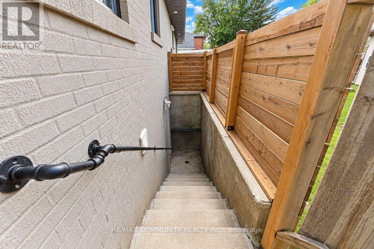 Bsmt - 52 Maple Avenue, Halton Hills (Georgetown), Ontario  L7G 1X7 - Photo 3 - W13818616