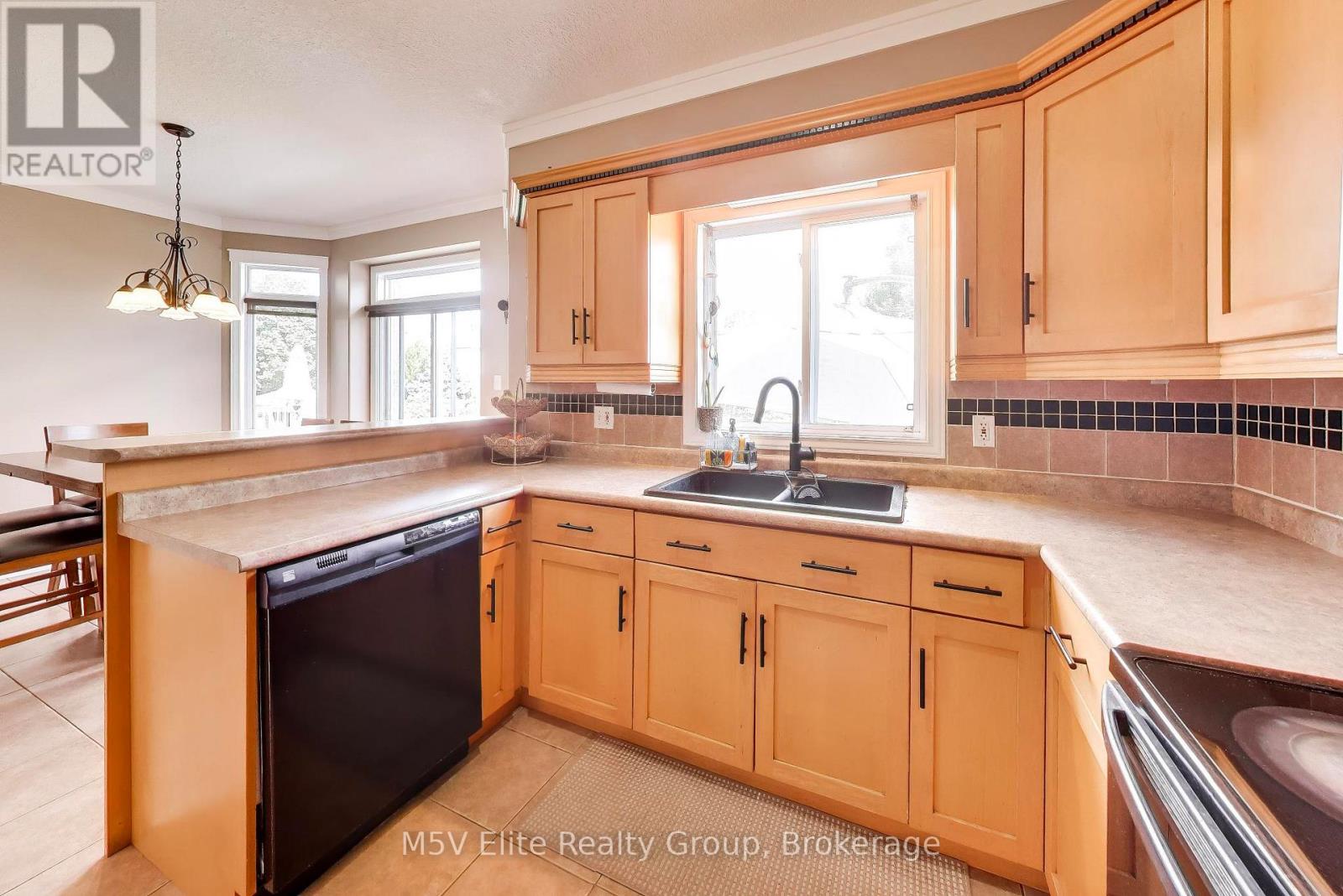 189 Churchill Road, Halton Hills (Ac Acton), Ontario  L7J 3B4 - Photo 5 - W13821396