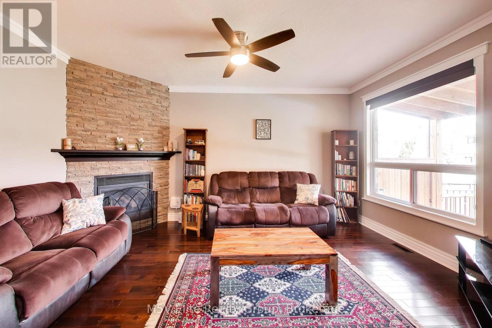 189 Churchill Road, Halton Hills (Ac Acton), Ontario  L7J 3B4 - Photo 7 - W13821396