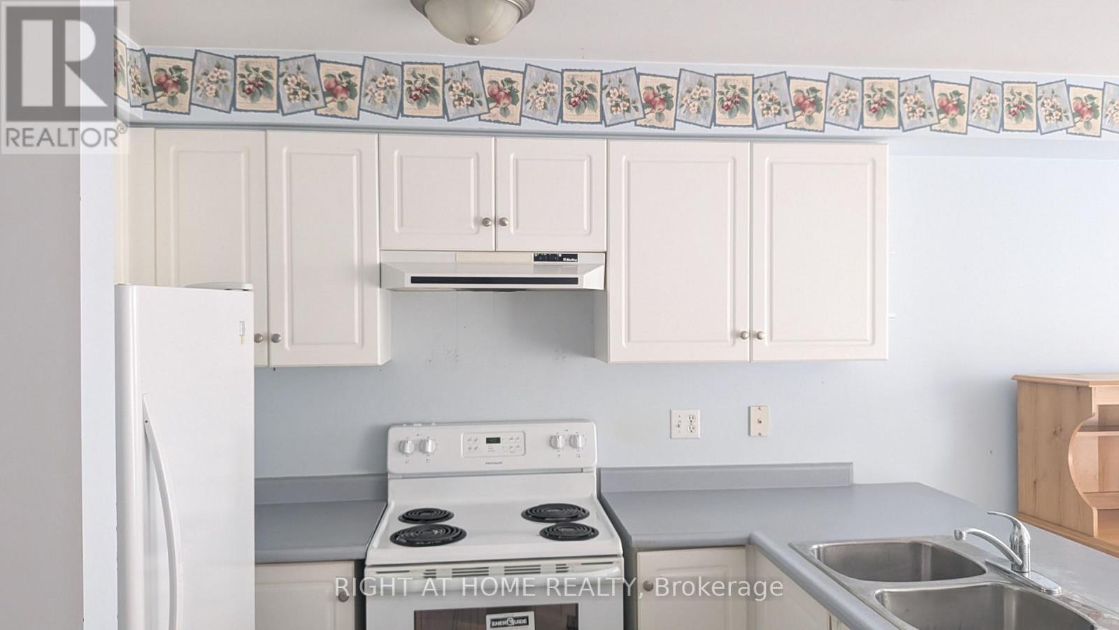 22 Harding Street, Halton Hills (Georgetown), Ontario  L7G 6B2 - Photo 5 - W13822084
