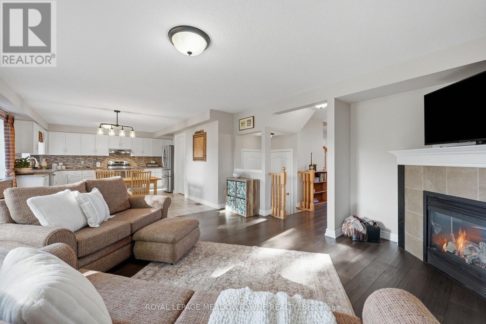 15 Costigan Court, Halton Hills (Georgetown), Ontario  L7G 6J1 - Photo 9 - W13822786