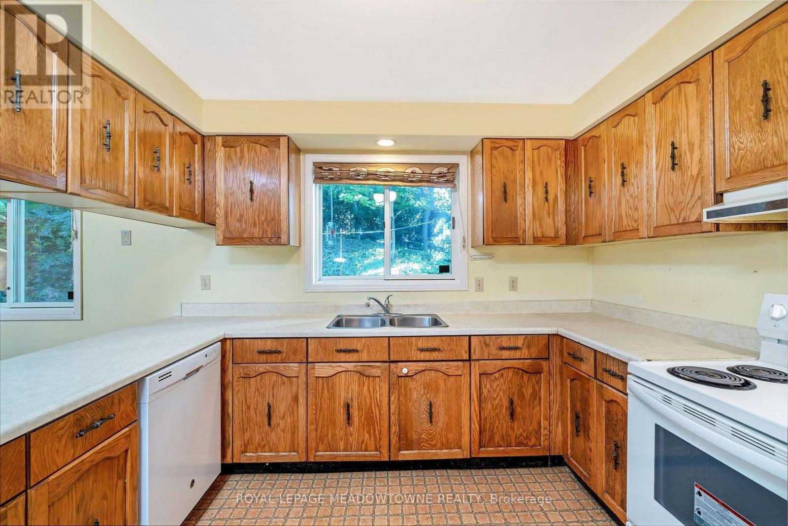 12 Mullen Place, Halton Hills (Glen Williams), Ontario  L7G 2R9 - Photo 13 - W13823676
