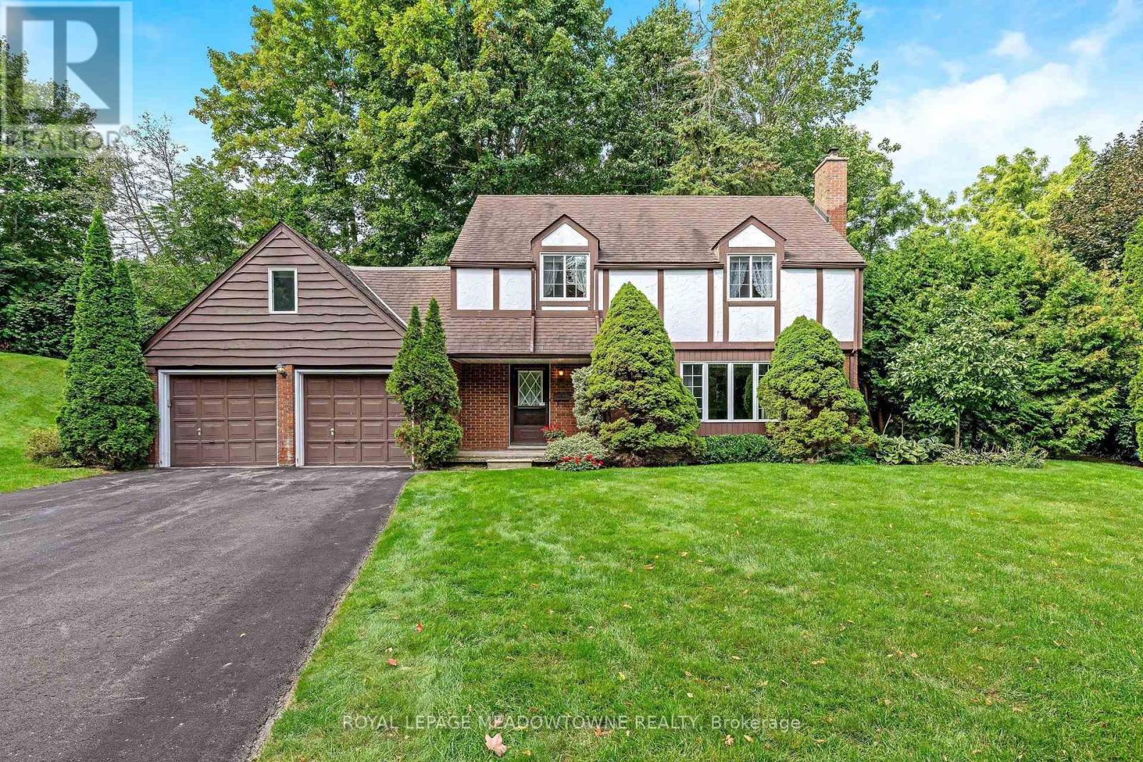 12 Mullen Place, Halton Hills (Glen Williams), Ontario  L7G 2R9 - Photo 2 - W13823676