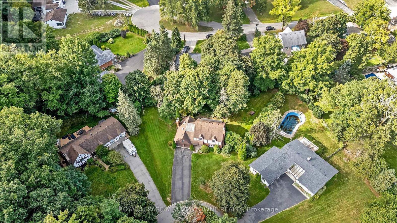 12 Mullen Place, Halton Hills (Glen Williams), Ontario  L7G 2R9 - Photo 3 - W13823676