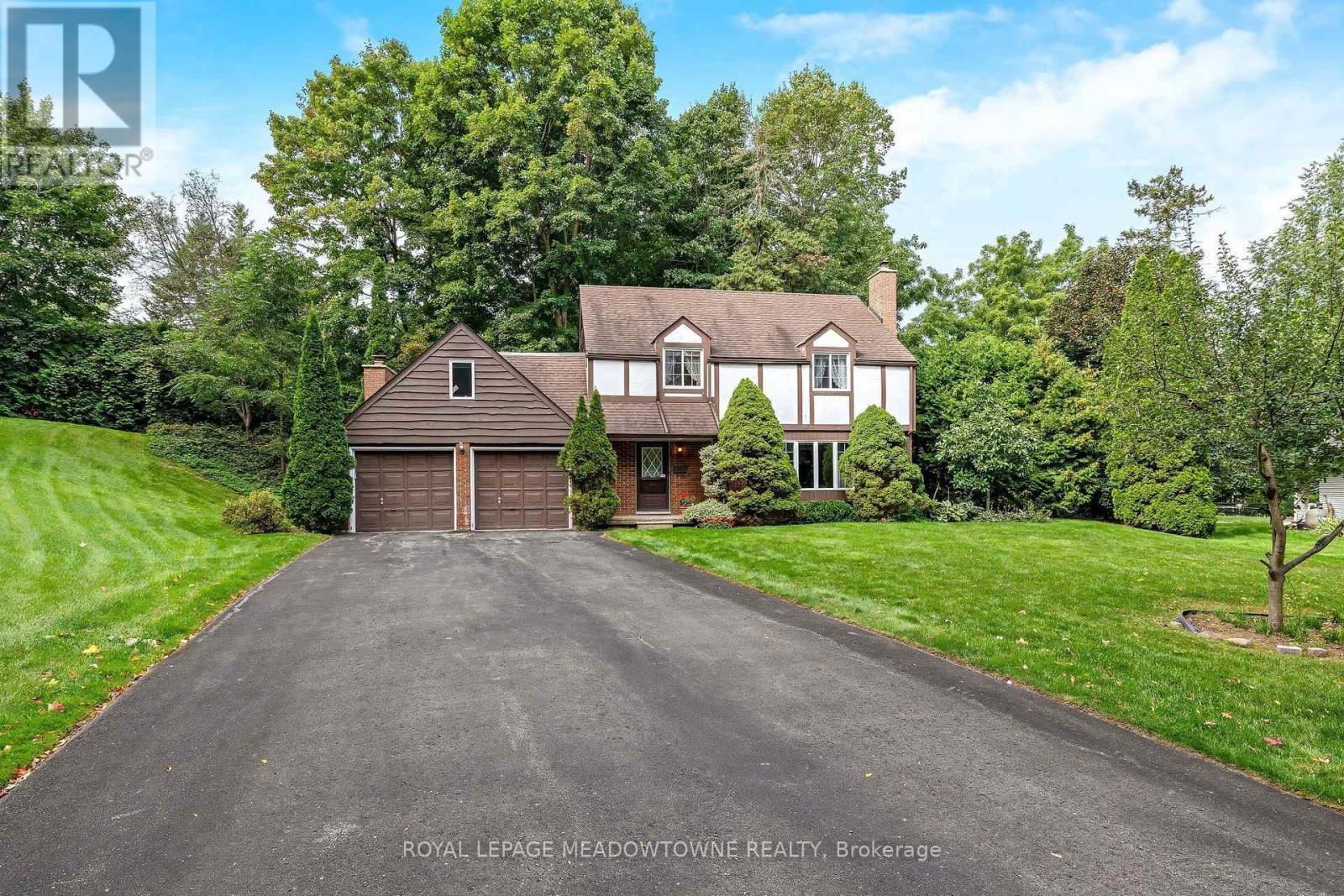 12 Mullen Place, Halton Hills (Glen Williams), Ontario  L7G 2R9 - Photo 4 - W13823676